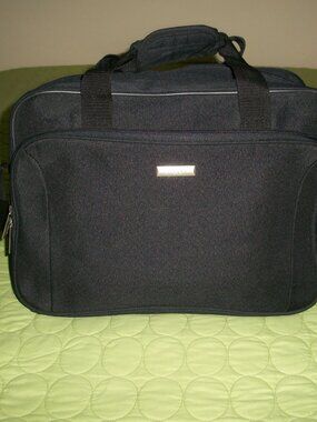 Embark Professional Black Messenger/Laptop Briefcase Shoulder Strap